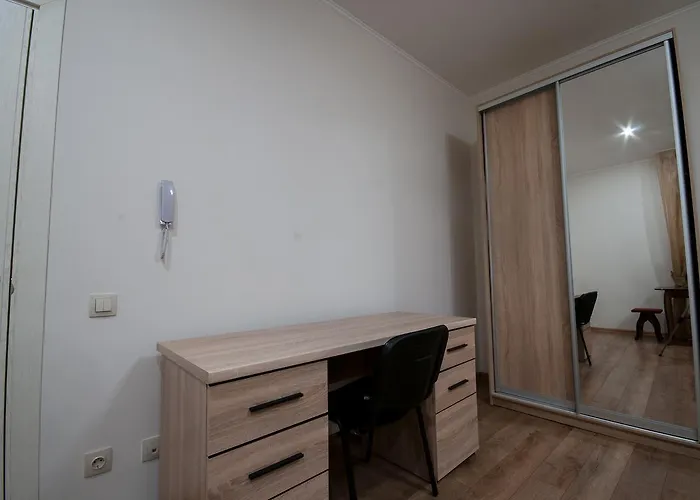 Wonderful Flat On Center *